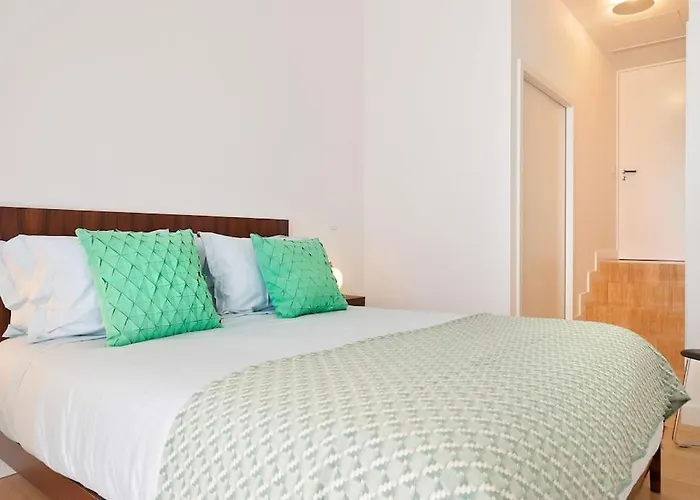 Take Me To Aliados *